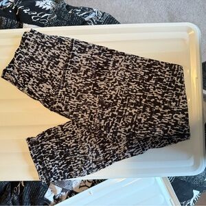 Black and White Patterned Leggings